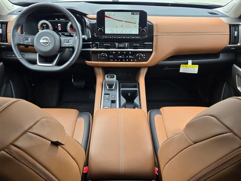 Used 2025 Nissan Pathfinder Platinum w/ Cargo Package FWD image 16