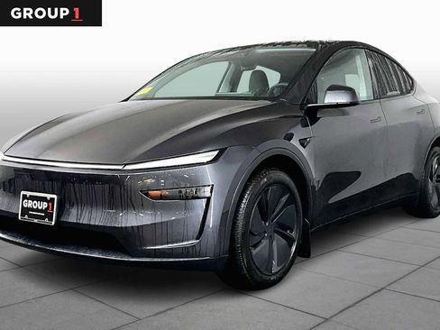 Used 2026 Tesla Model Y AWD image 1