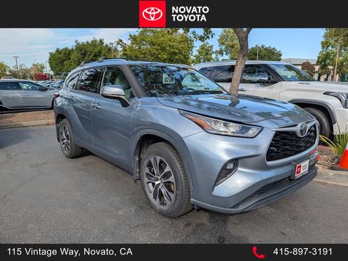Used 2020 Toyota Highlander XLE AWD/4WD image 1