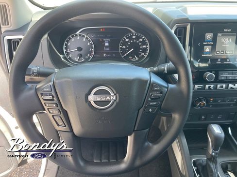 Used 2025 Nissan Frontier SV RWD image 7
