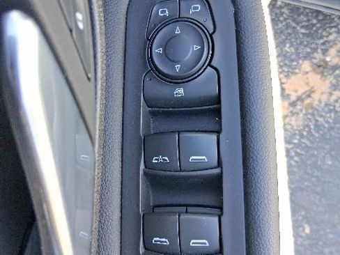Used 2024 GMC Terrain SLE w/ Driver Convenience Package AWD/4WD image 10