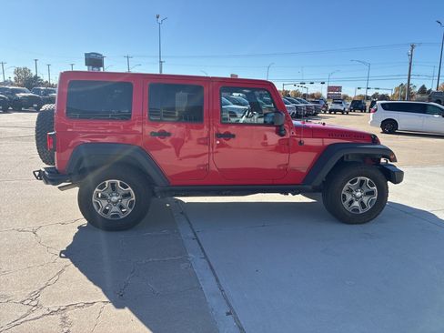 Used 2018 Jeep Wrangler Unlimited Rubicon w/ Connectivity Group image 7