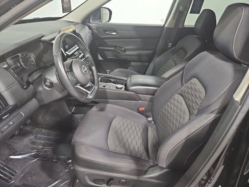 Used 2022 Nissan Pathfinder SV AWD/4WD image 10