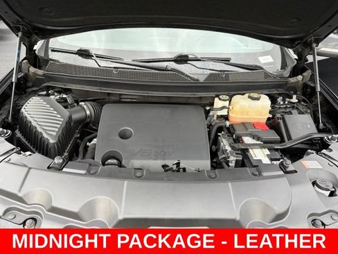 Used 2022 Chevrolet Traverse LT w/ LPO, Blackout Package FWD image 11