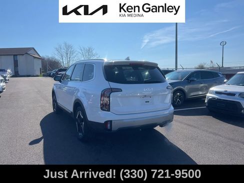 Certified 2023 Kia Telluride EX w/ EX Captain's Chair Package image 7
