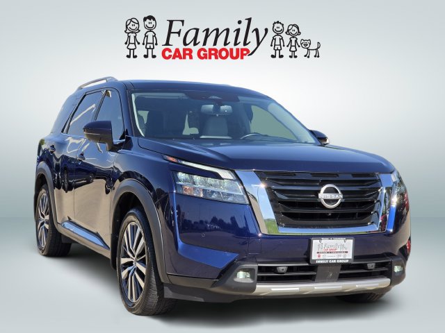 Used 2022 Nissan Pathfinder Platinum w/ Cargo Package AWD/4WD image 2