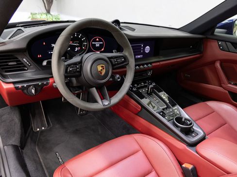 Used 2022 Porsche 911 Carrera GTS RWD image 6