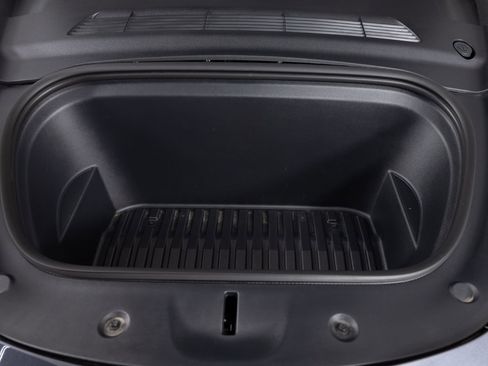 Used 2024 Tesla Model Y Long Range image 41