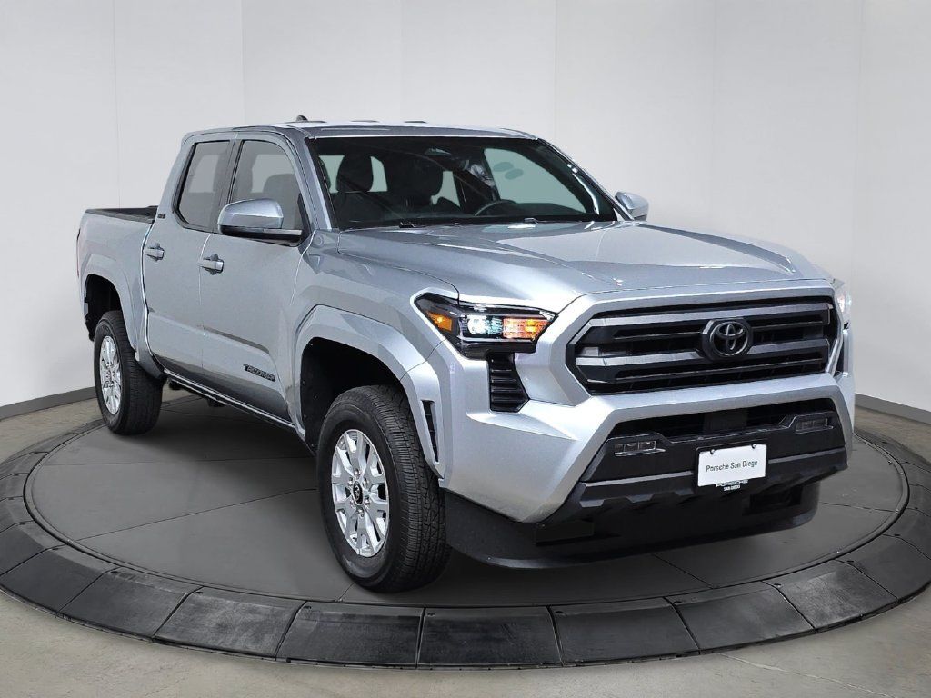 Used 2026 Toyota Tacoma SR5 AWD/4WD image 9