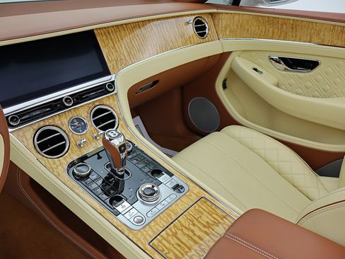 Used 2020 Bentley Continental GT image 42