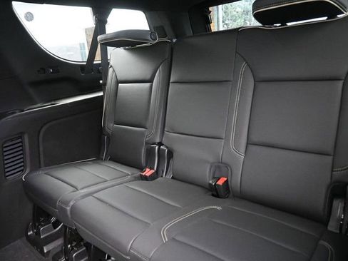 Used 2022 GMC Yukon XL SLT w/ SLT Luxury Package image 19