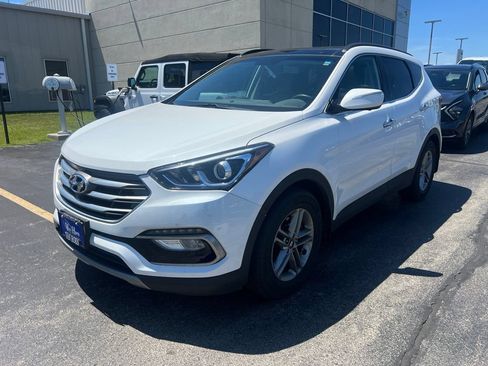 Used 2018 Hyundai Santa Fe Sport w/ 2.4L Tech Package 04 AWD/4WD image 9