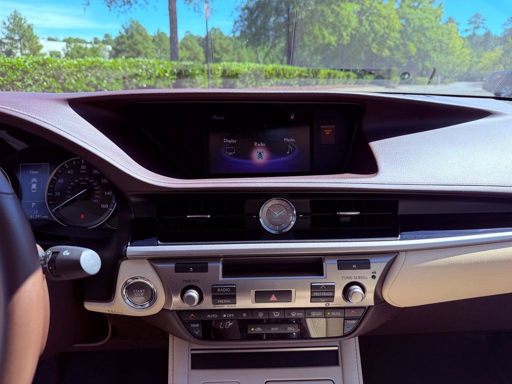 Used 2017 Lexus ES 350 w/ Accessory Package 2 FWD image 21