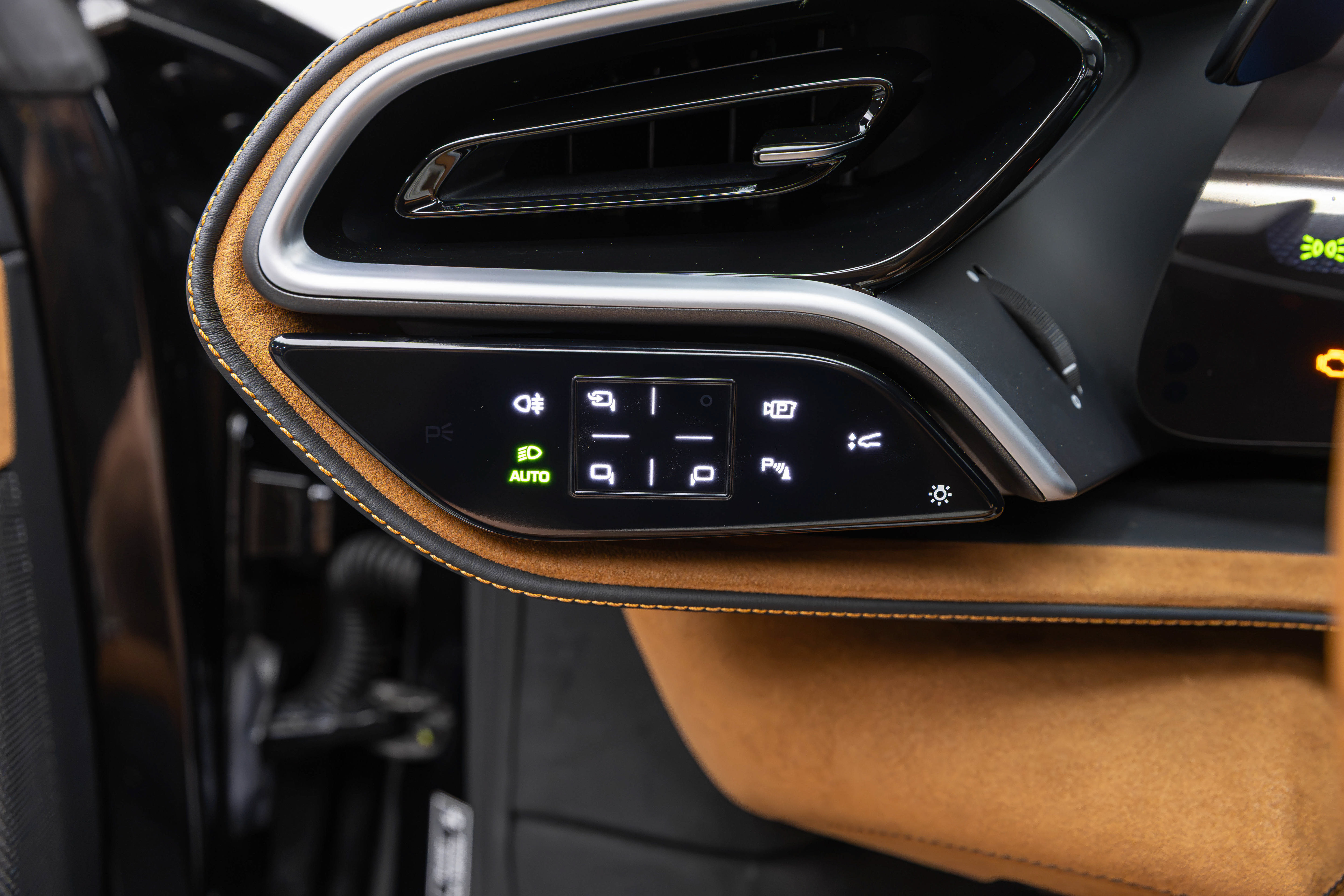 Certified 2025 Ferrari 296 GTS RWD image 30