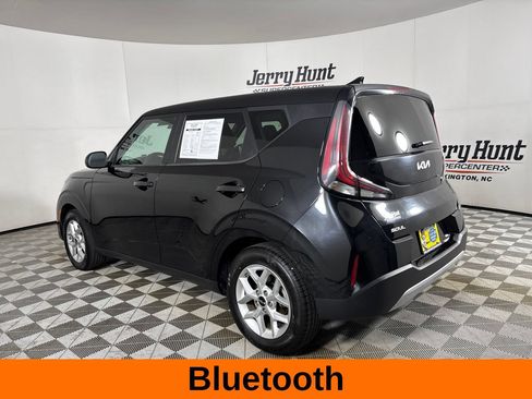 Used 2024 Kia Soul LX w/ Option Group 015 FWD image 8