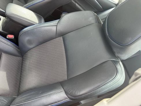 Used 2018 Toyota Corolla SE w/ SE Premium Package FWD image 4