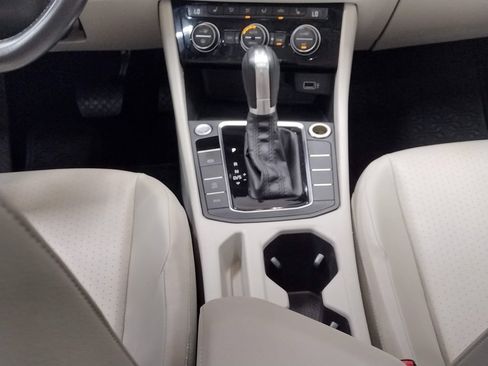 Used 2019 Volkswagen Jetta SE FWD image 30