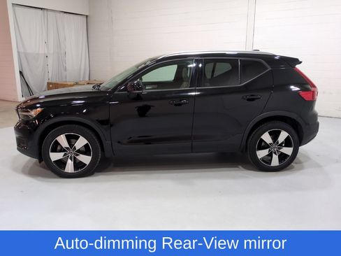 Used 2022 Volvo XC40 T5 Momentum w/ Premium Package AWD/4WD image 7