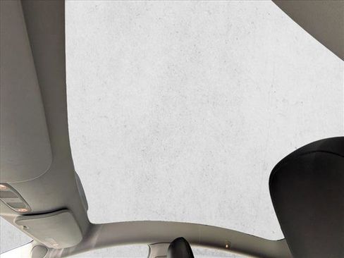 Used 2021 Tesla Model Y Long Range AWD/4WD image 15