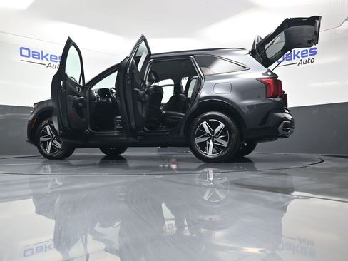 Used 2022 Kia Sorento S image 64