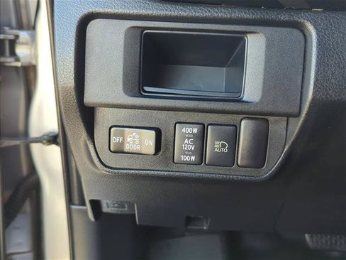 Used 2019 Toyota Tacoma TRD Sport AWD/4WD image 13