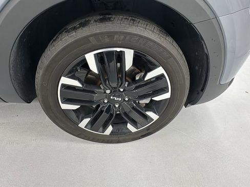 Used 2023 Kia Telluride SX image 9