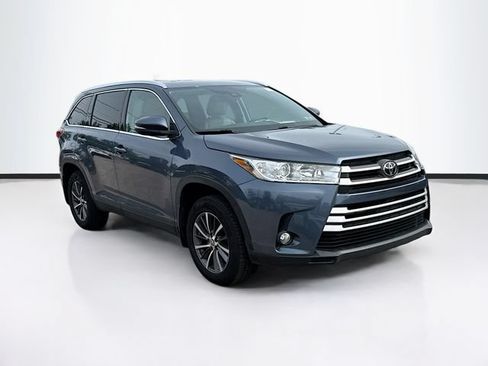 Used 2019 Toyota Highlander XLE AWD/4WD image 1