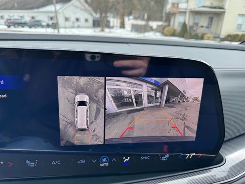 New 2026 Chevrolet Suburban RST image 33