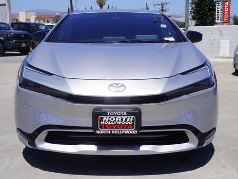 Used 2023 Toyota Prius Prime FWD image 3