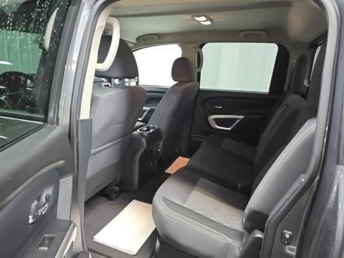 Used 2021 Nissan Titan SV w/ SV Convenience Package image 30