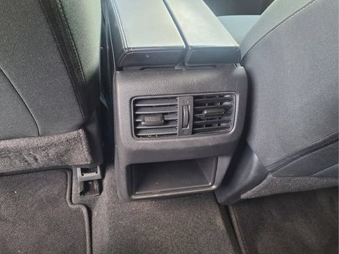 Used 2023 Nissan Rogue S AWD/4WD image 9