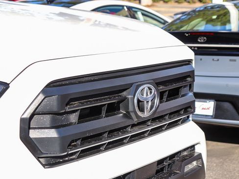 Used 2026 Toyota Tacoma SR5 image 6