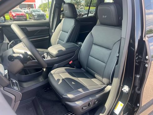 New 2026 Buick Enclave Sport Touring w/ Power Package FWD image 11