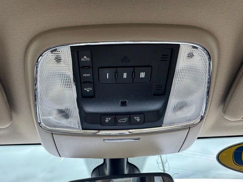 Used 2020 Jeep Grand Cherokee Limited image 19