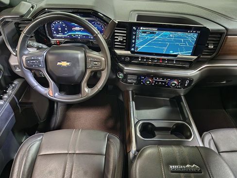 Used 2024 Chevrolet Silverado 2500 High Country w/ Z71 Off-Road Package image 50