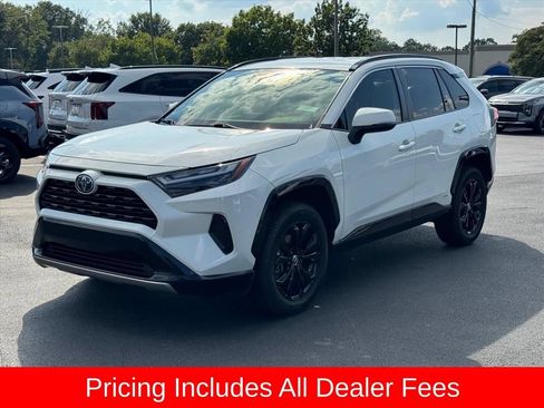 Used 2022 Toyota RAV4 SE AWD/4WD image 7