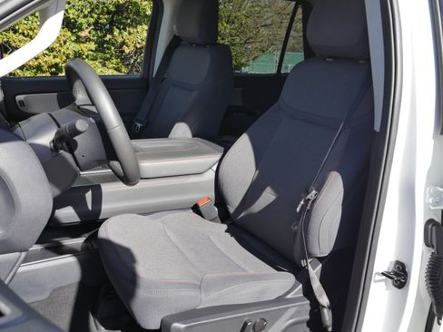 Certified 2025 Ford Expedition Active image 34