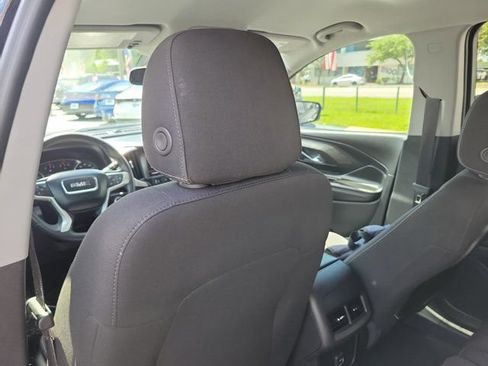Used 2023 GMC Terrain SLE w/ Driver Convenience Package FWD image 14