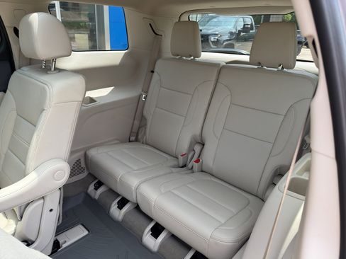 Used 2023 GMC Acadia Denali w/ Denali Ultimate Package FWD image 15