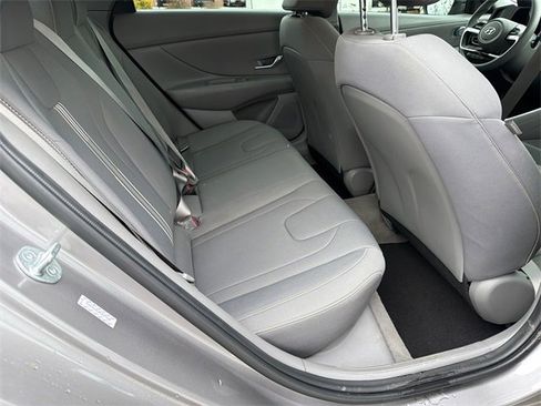 Used 2023 Hyundai Elantra SEL image 15