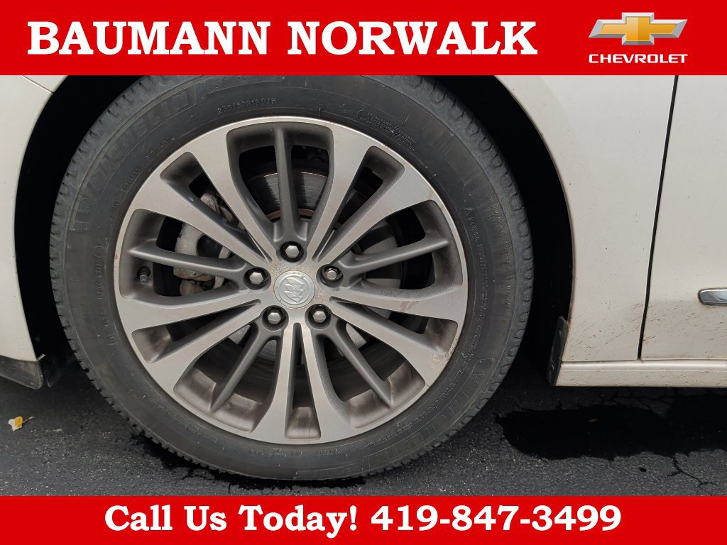 Used 2019 Buick LaCrosse Essence w/ Sun and Shade Package AWD/4WD image 9