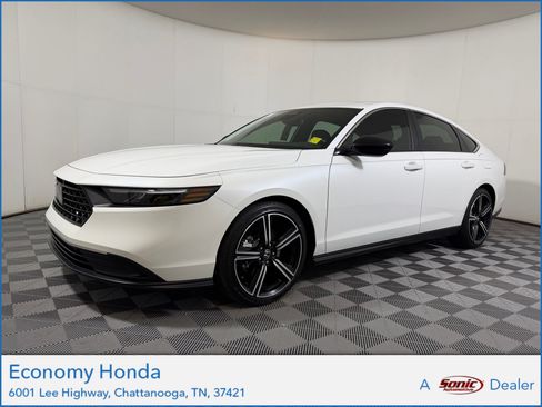 Used 2024 Honda Accord Sport image 1