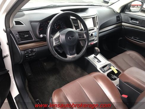 Used 2013 Subaru Outback 2.5i Limited AWD/4WD image 10