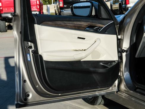 Used 2018 BMW 530i 530i w/ Premium Package image 40