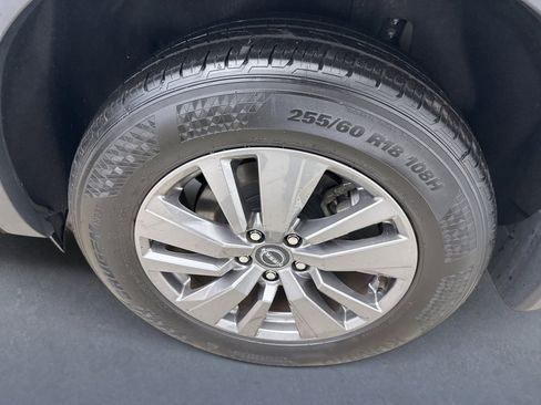 Used 2024 Nissan Pathfinder S image 21