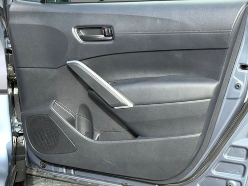 Used 2025 Toyota Corolla Cross LE image 30