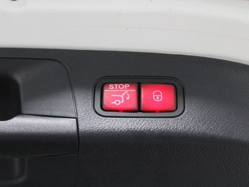 Used 2025 Mercedes-Benz GLA 250 image 14