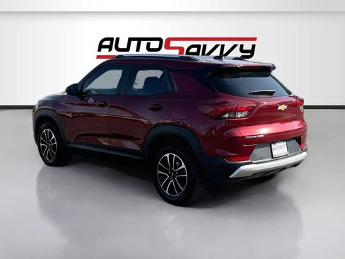 Used 2025 Chevrolet TrailBlazer LT w/ Convenience Package FWD image 5