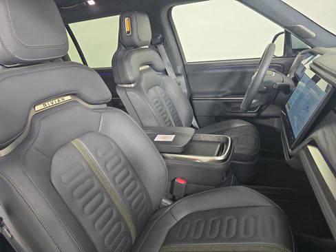 Used 2023 Rivian R1S Adventure image 25