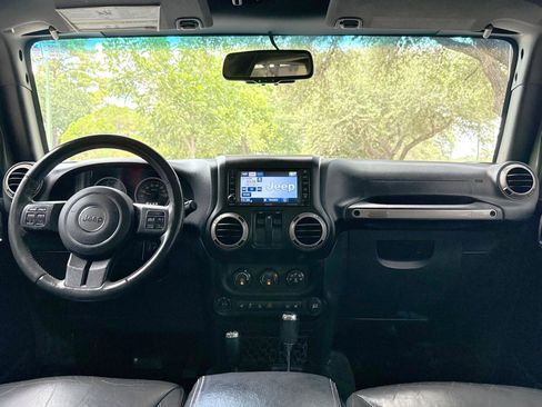 Used 2016 Jeep Wrangler Sahara AWD/4WD image 27